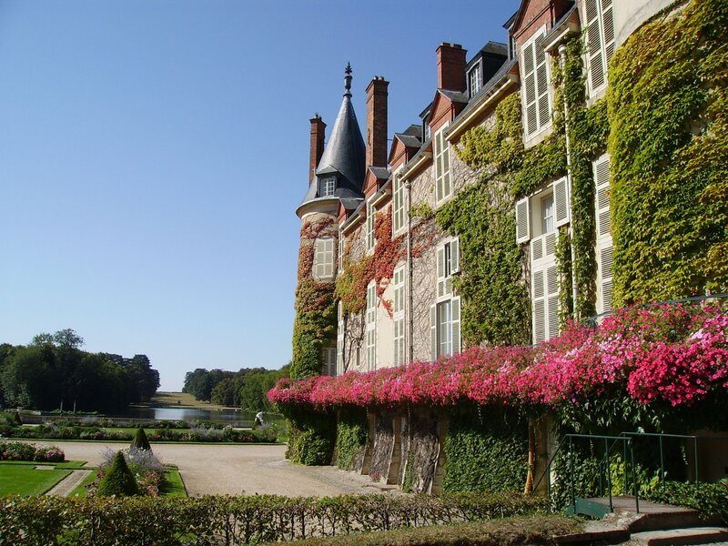Chateau with Ivy-covered Walls — Green