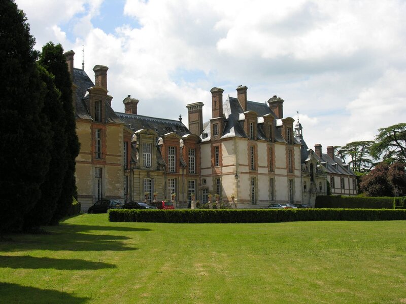 Chateau with manicured gardens