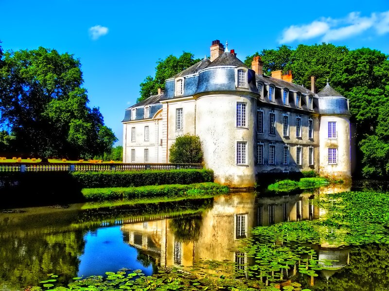 Chateau with Moat — Blue