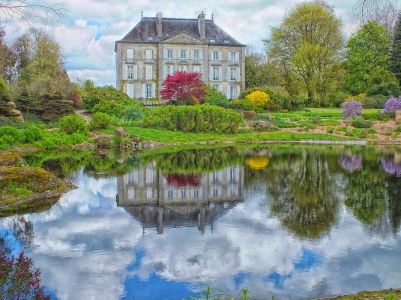 Chateau with Pond Reflection — Blue