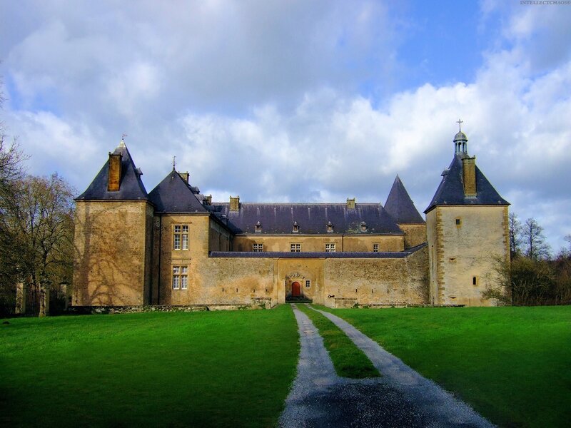 Chateau with Stone Towers — Green