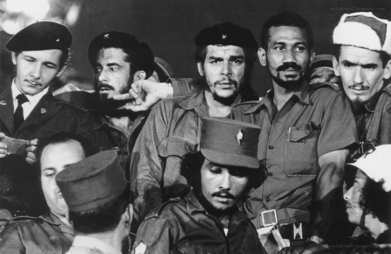 Che Guevara with Cuban revolutionaries
