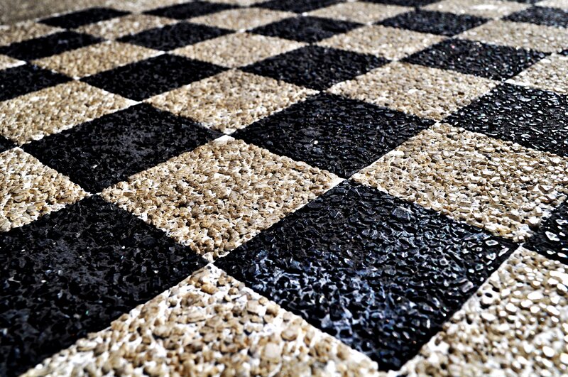 checkerboard floor pattern