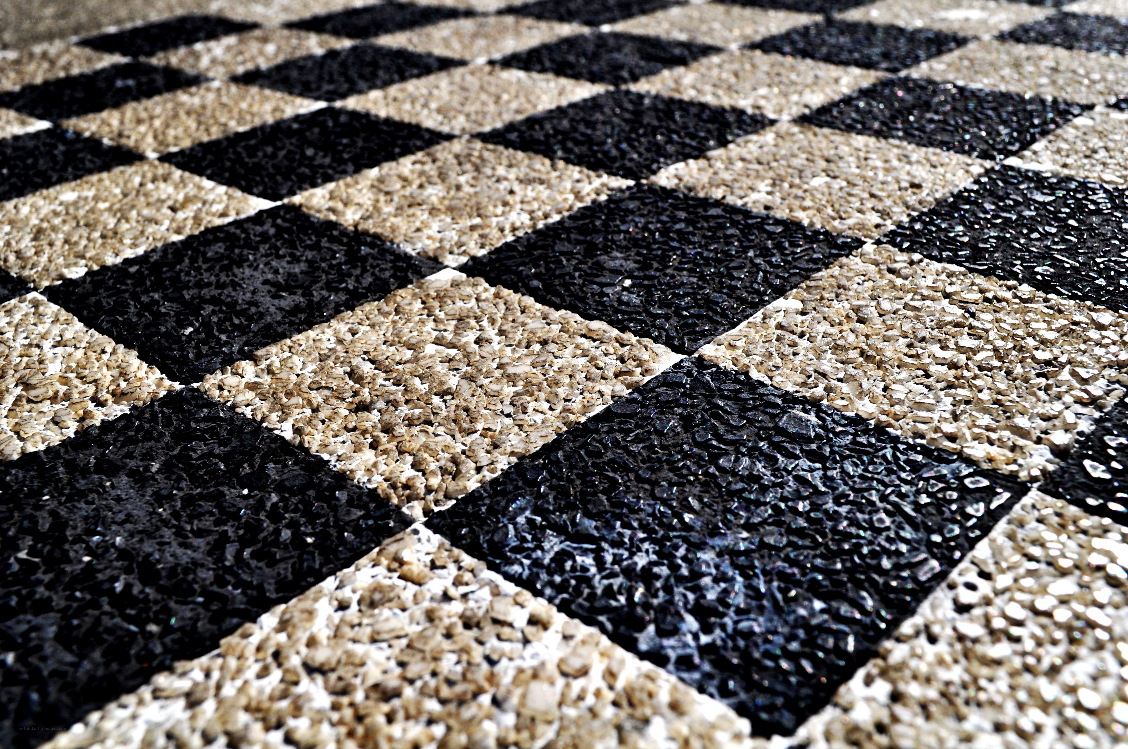 checkerboard floor pattern
