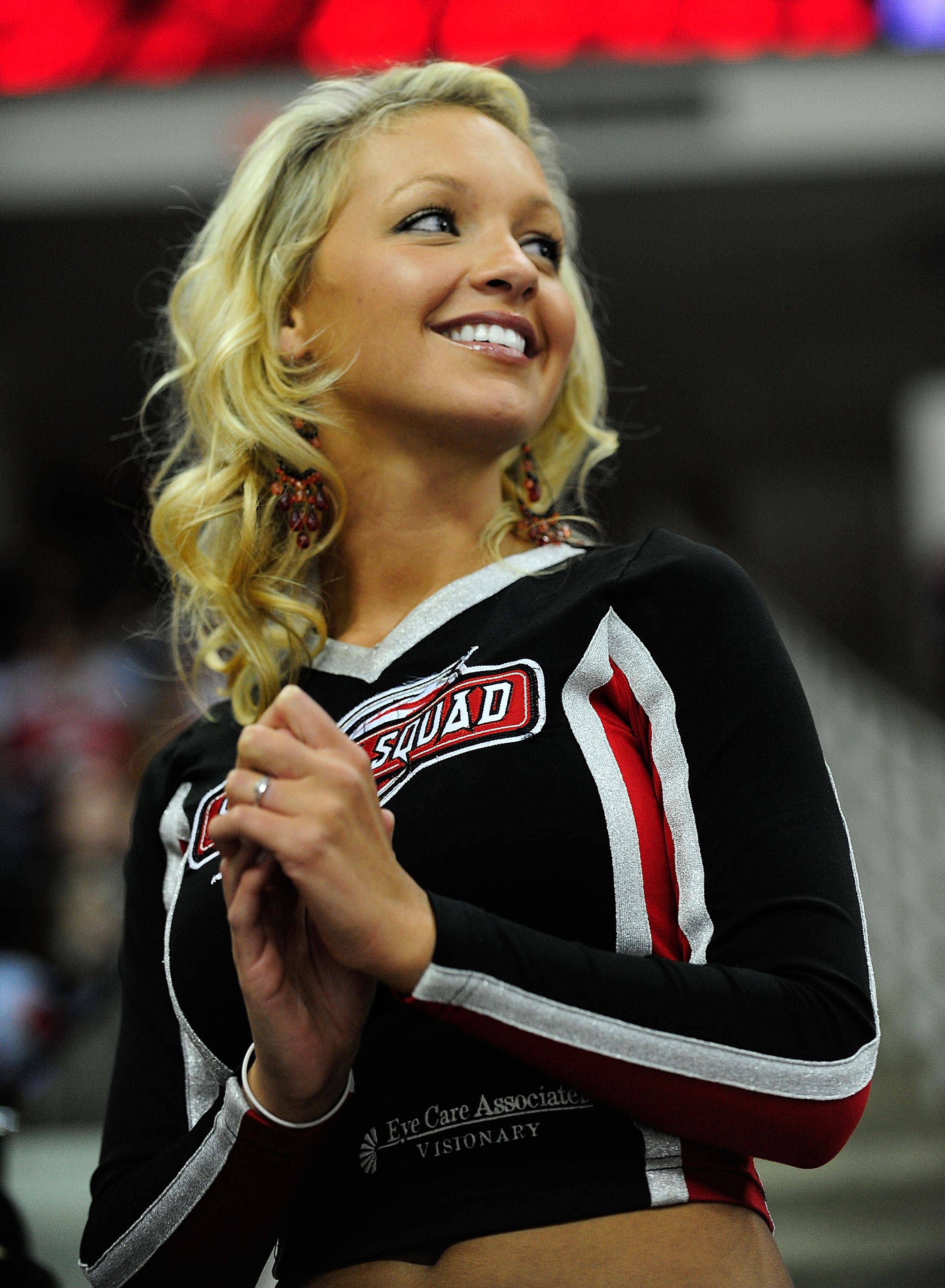 cheerleader clapping