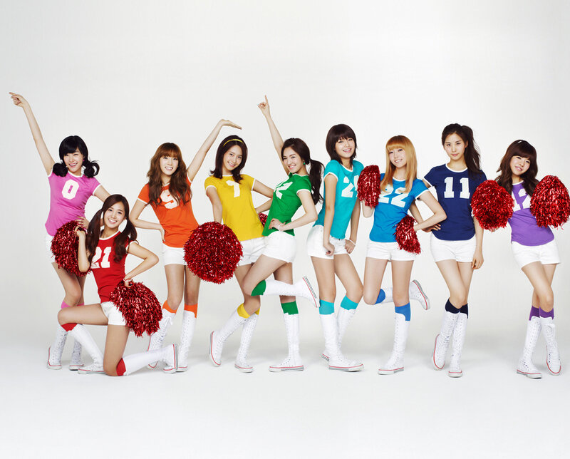 cheerleader group photo