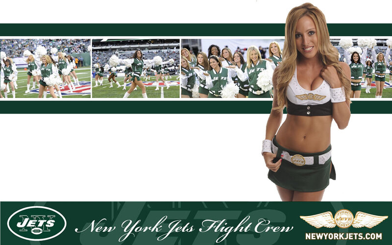Cheerleader in Uniform — Green, Energetic, Photograph