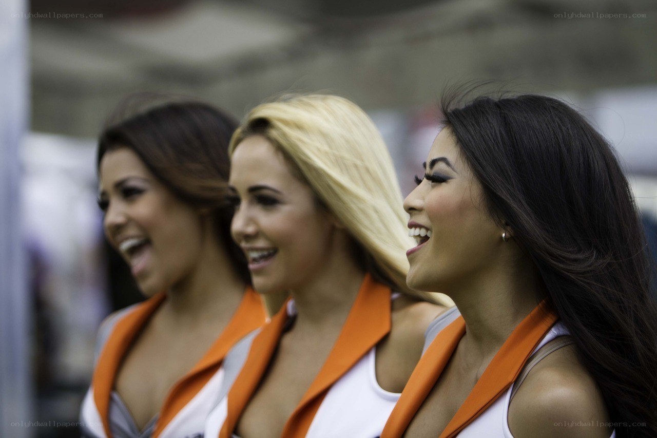 cheerleaders at a sporting event