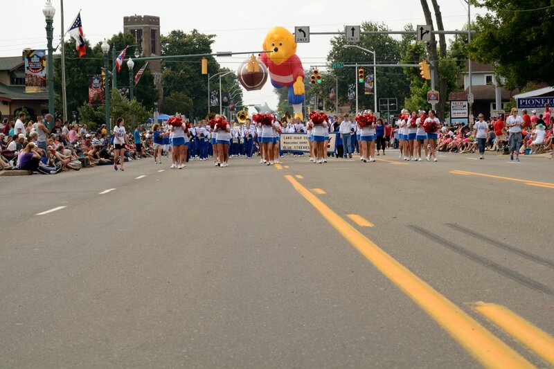 Cheerleaders in Parade