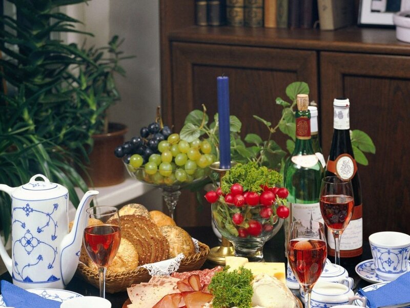 Cheese and Wine Spread — White