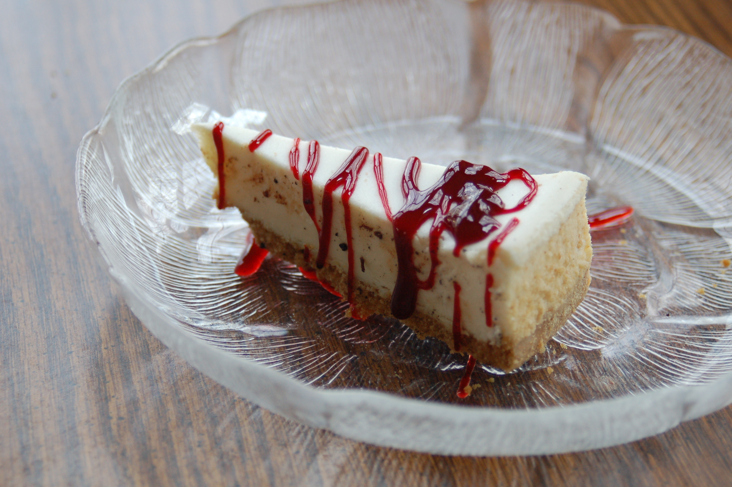 cheesecake with berry sauce