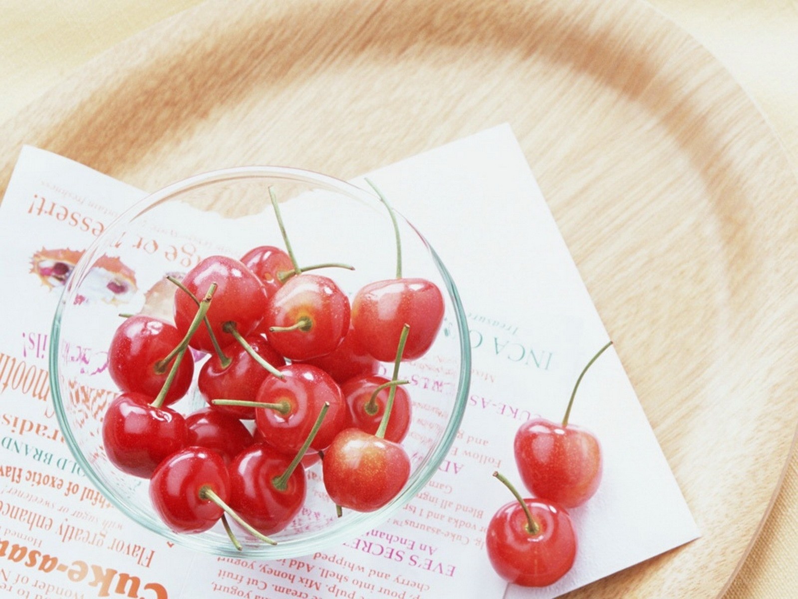 Cherries in a glass bowl