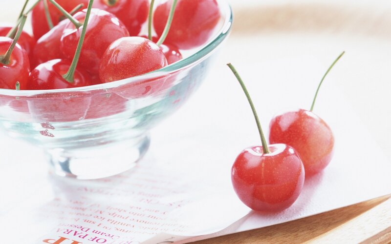 Cherries in a glass bowl