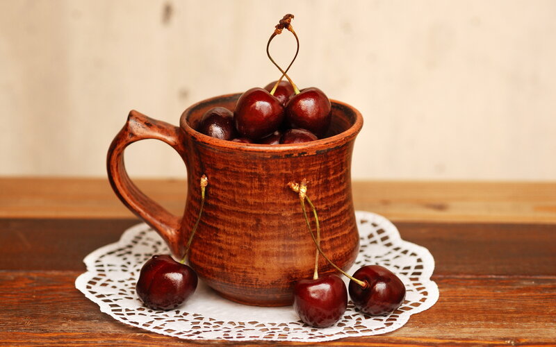 Cherries in a Mug — Brown