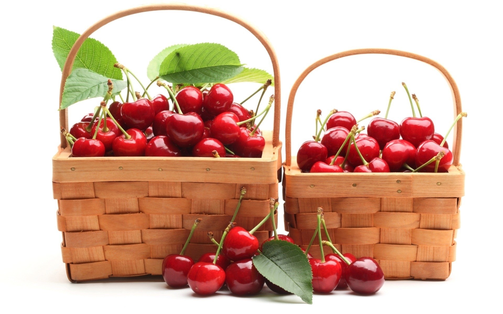 Cherries in wooden baskets