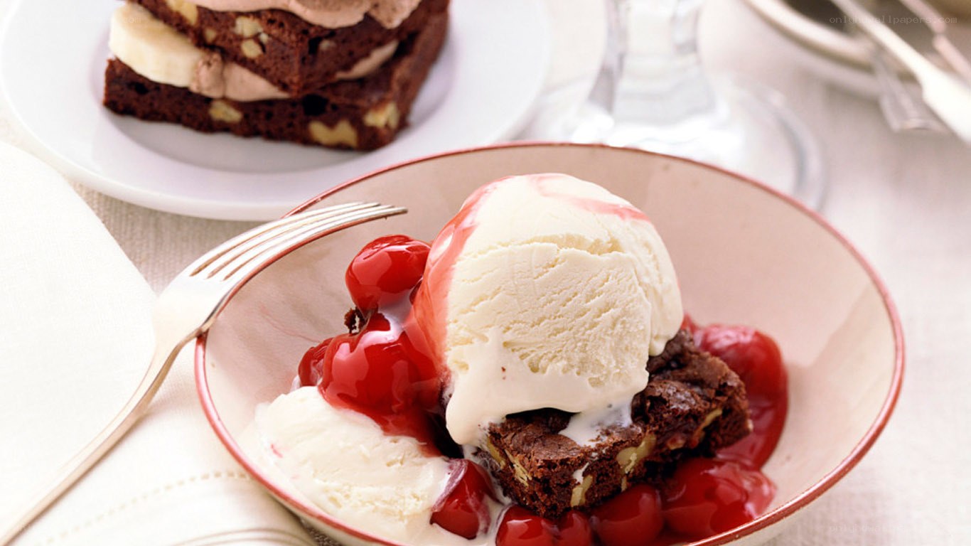 cherry brownie with ice cream