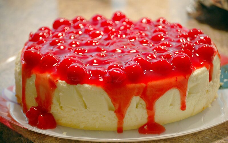 cherry cheesecake with glaze