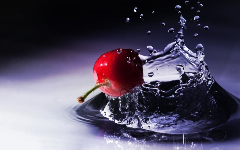 Cherry Splashing in Water — Red