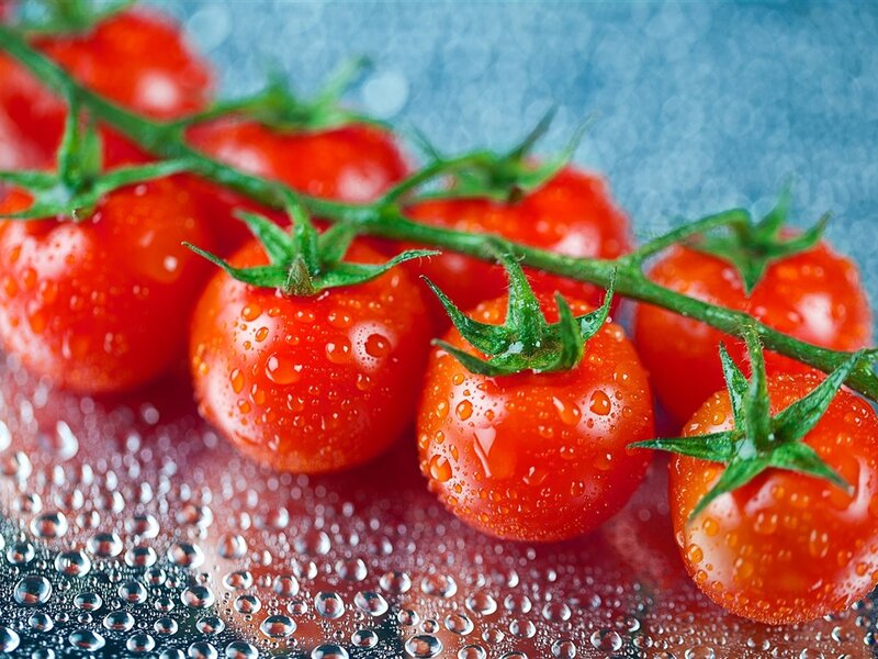 Cherry Tomatoes on Vine — Red, Fresh