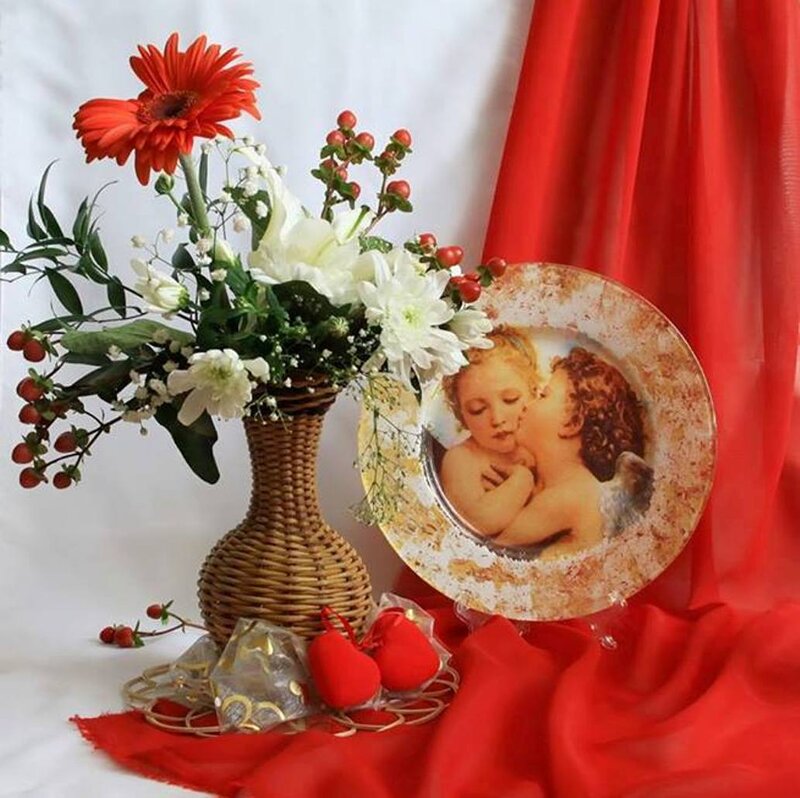 Cherub Plate with Flowers