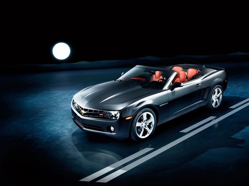 Chevrolet Camaro convertible at night
