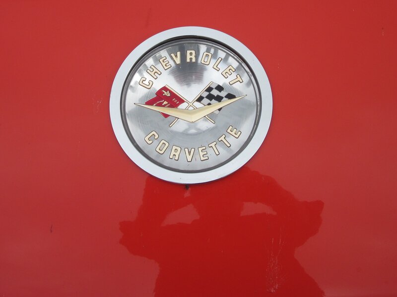 Chevrolet Corvette Emblem — Red
