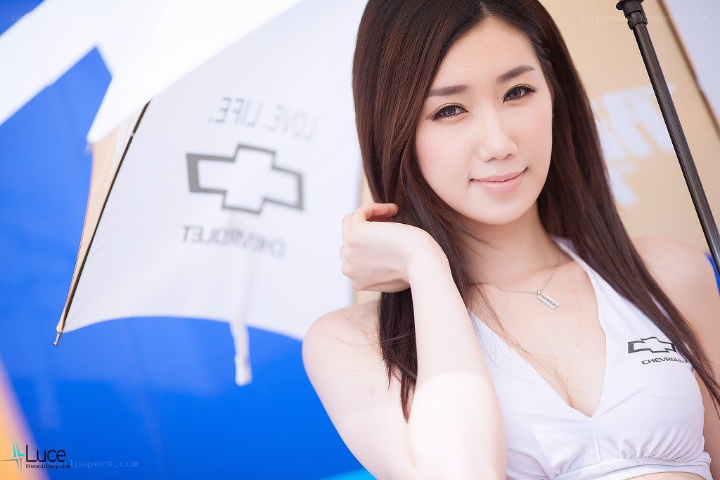Chevrolet event model with umbrella