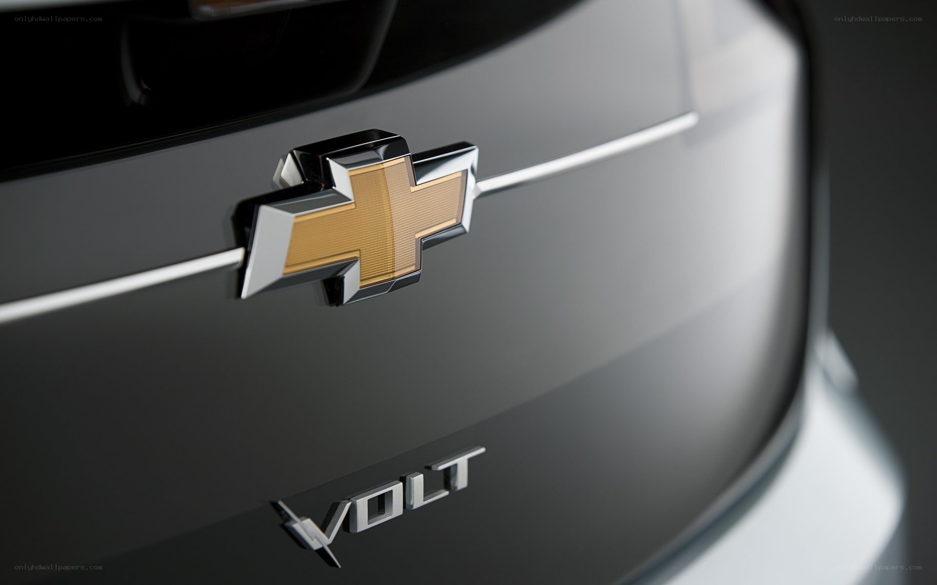 Chevrolet Volt emblem close-up