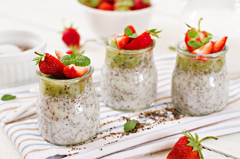 Chia Pudding in Jars — White