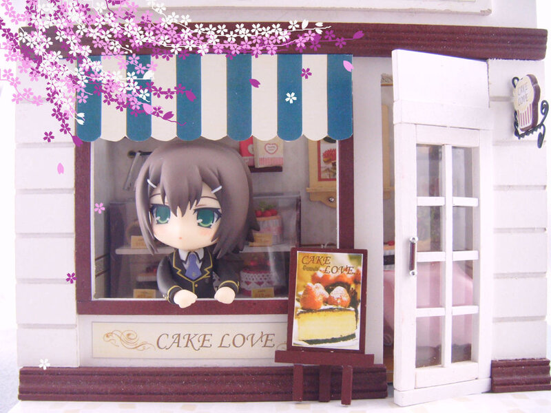 Chibi Figure in Cake Shop