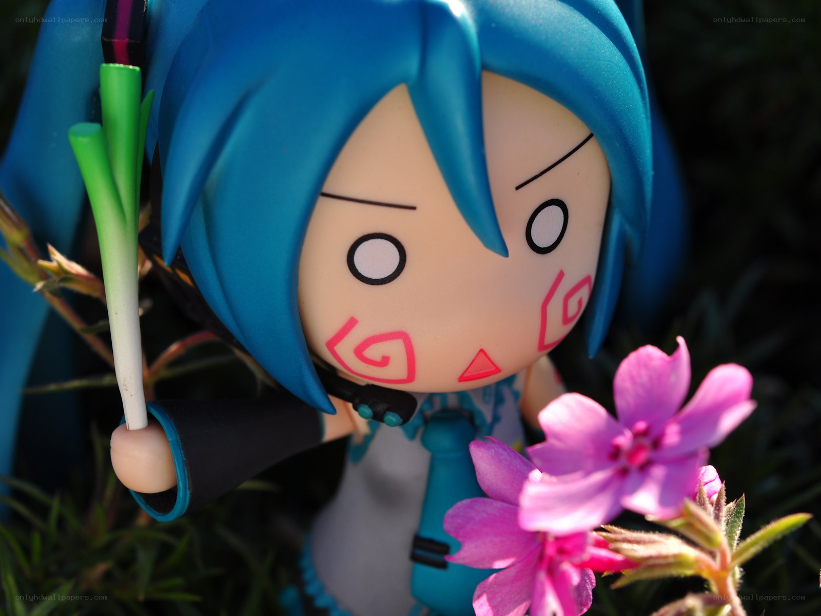 Chibi figure with green onion