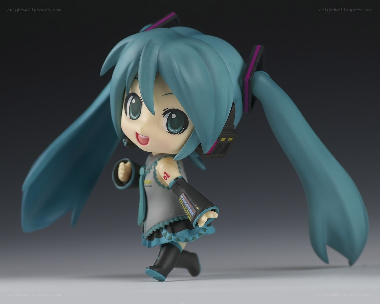 Chibi Hatsune Miku figure