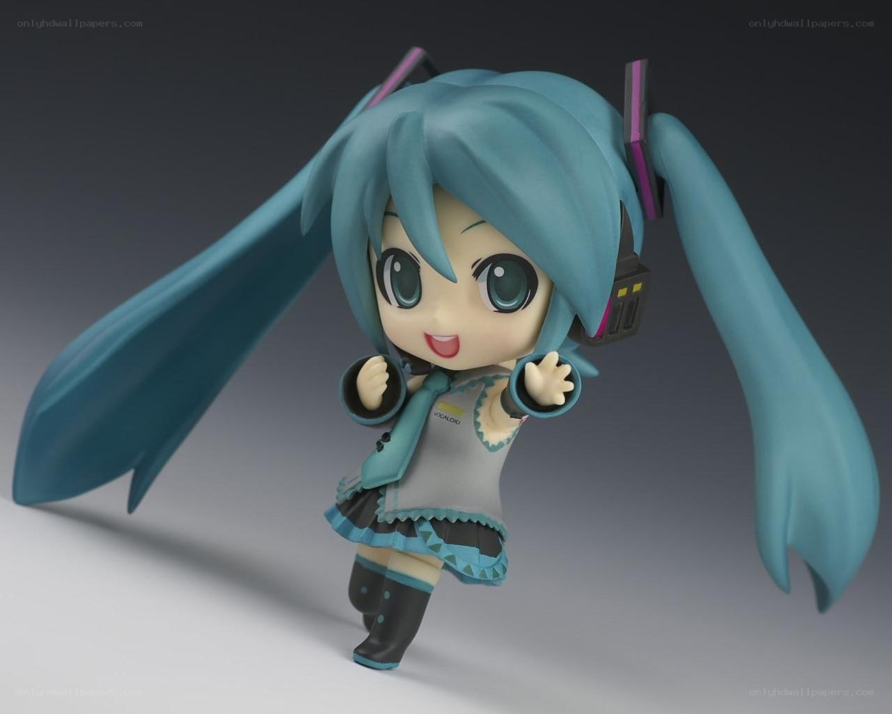 Chibi Hatsune Miku figure