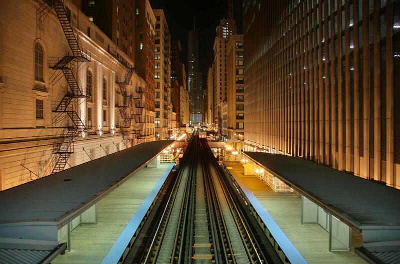 Chicago elevated train at night