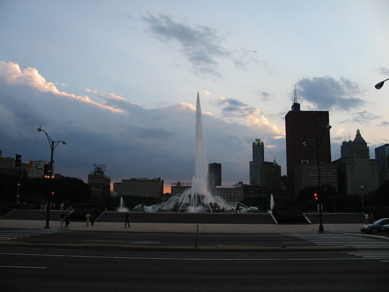 Chicago fountain at dusk