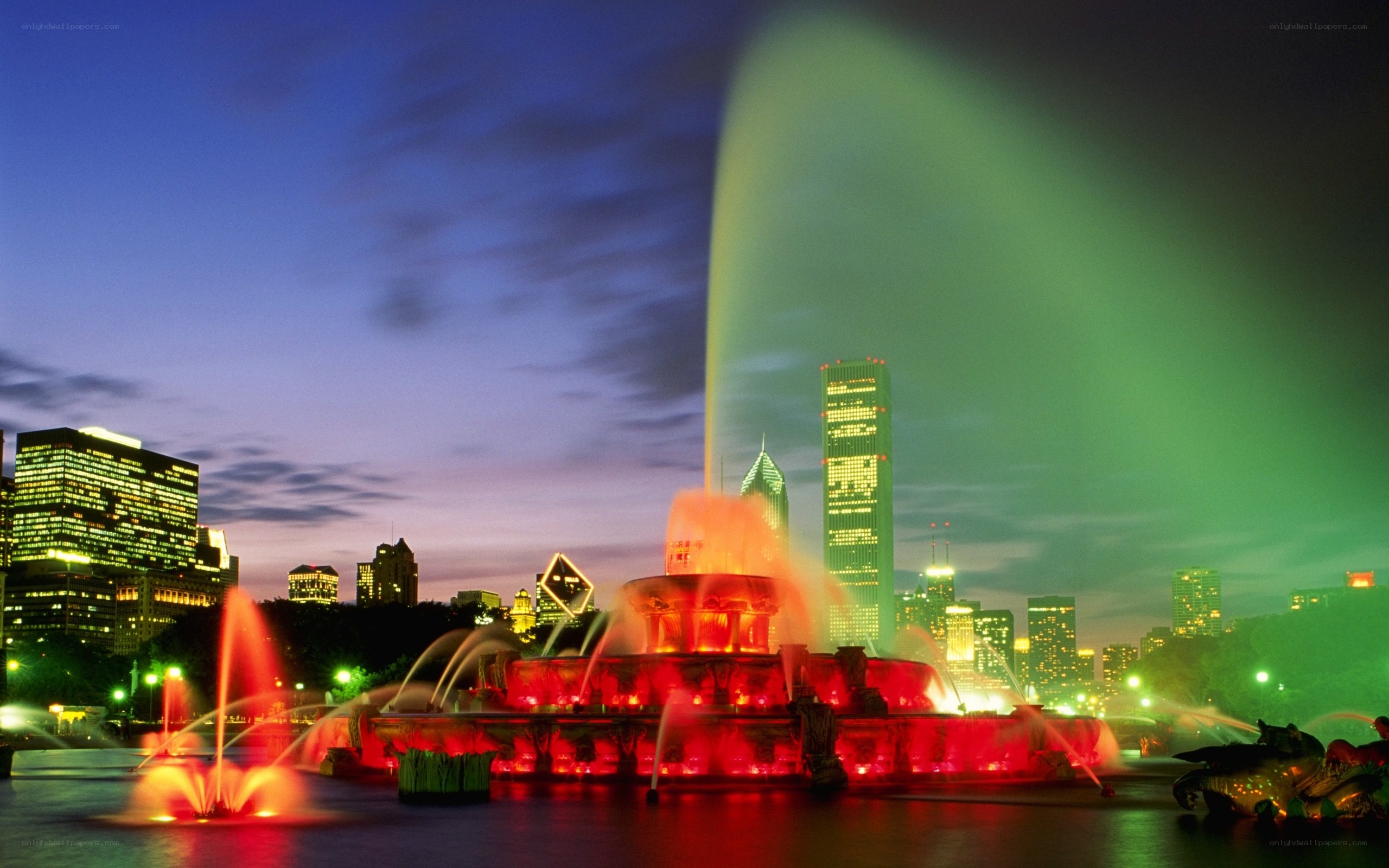 Chicago fountain at night