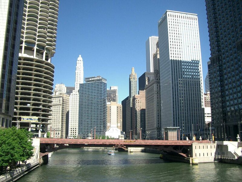 Chicago river and skyline