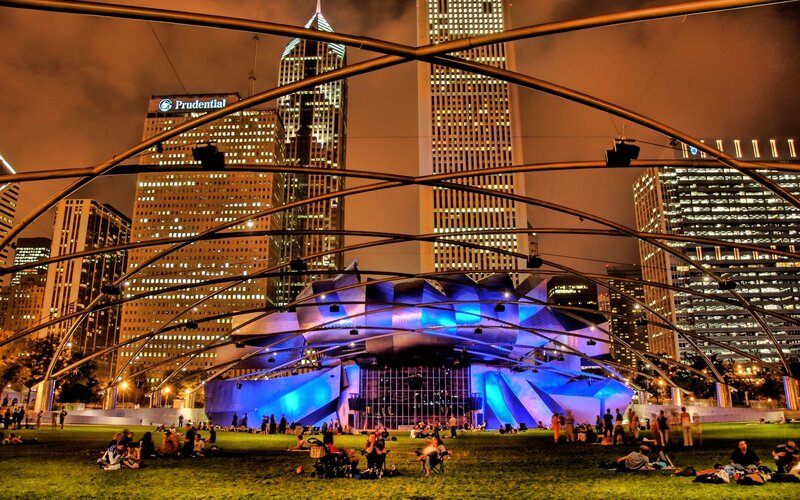 Chicago's Cloud Gate at night