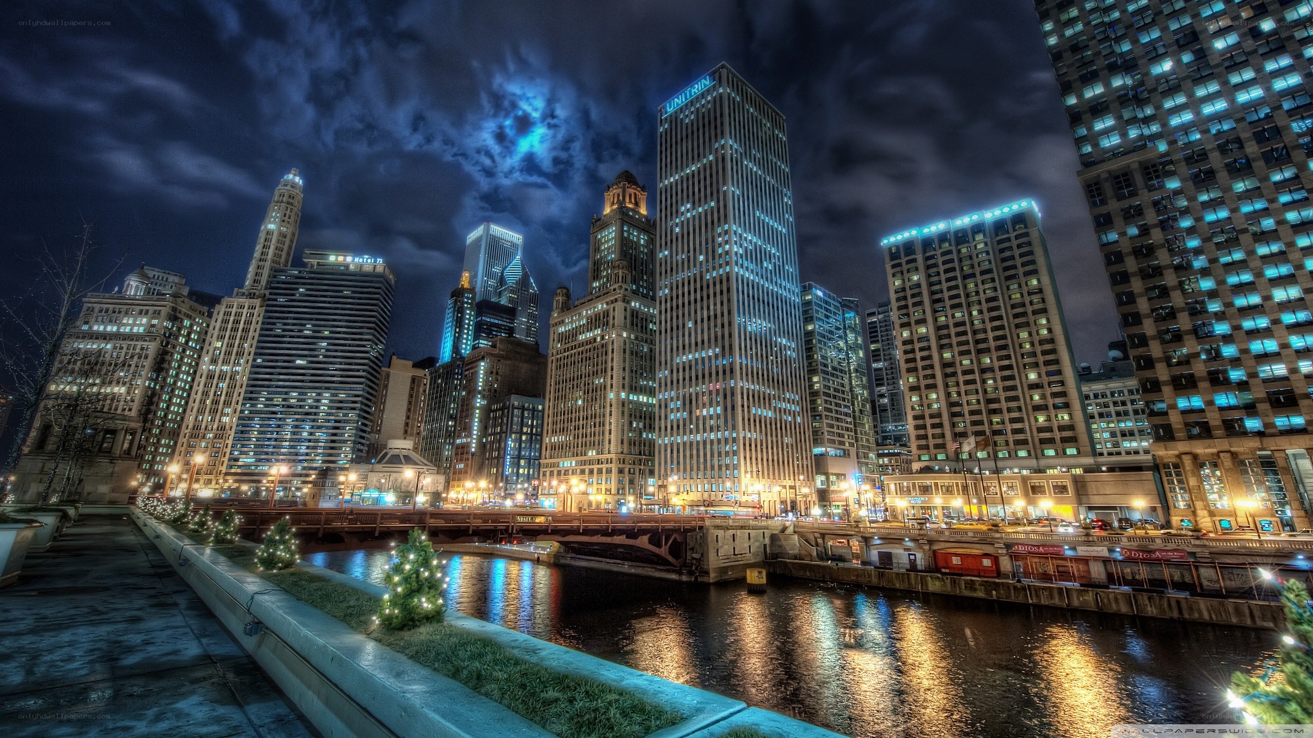 Chicago skyline at night
