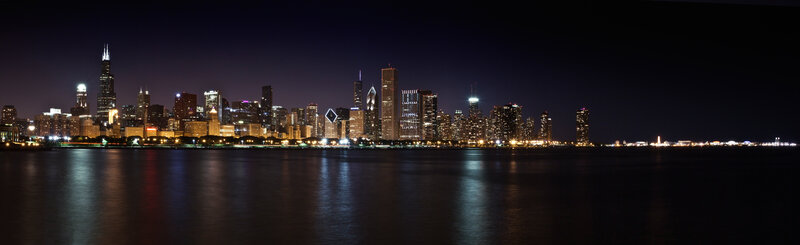 Chicago Skyline at Night — Black, Serene