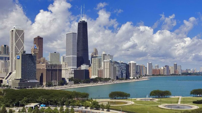 Chicago skyline by Lake Michigan