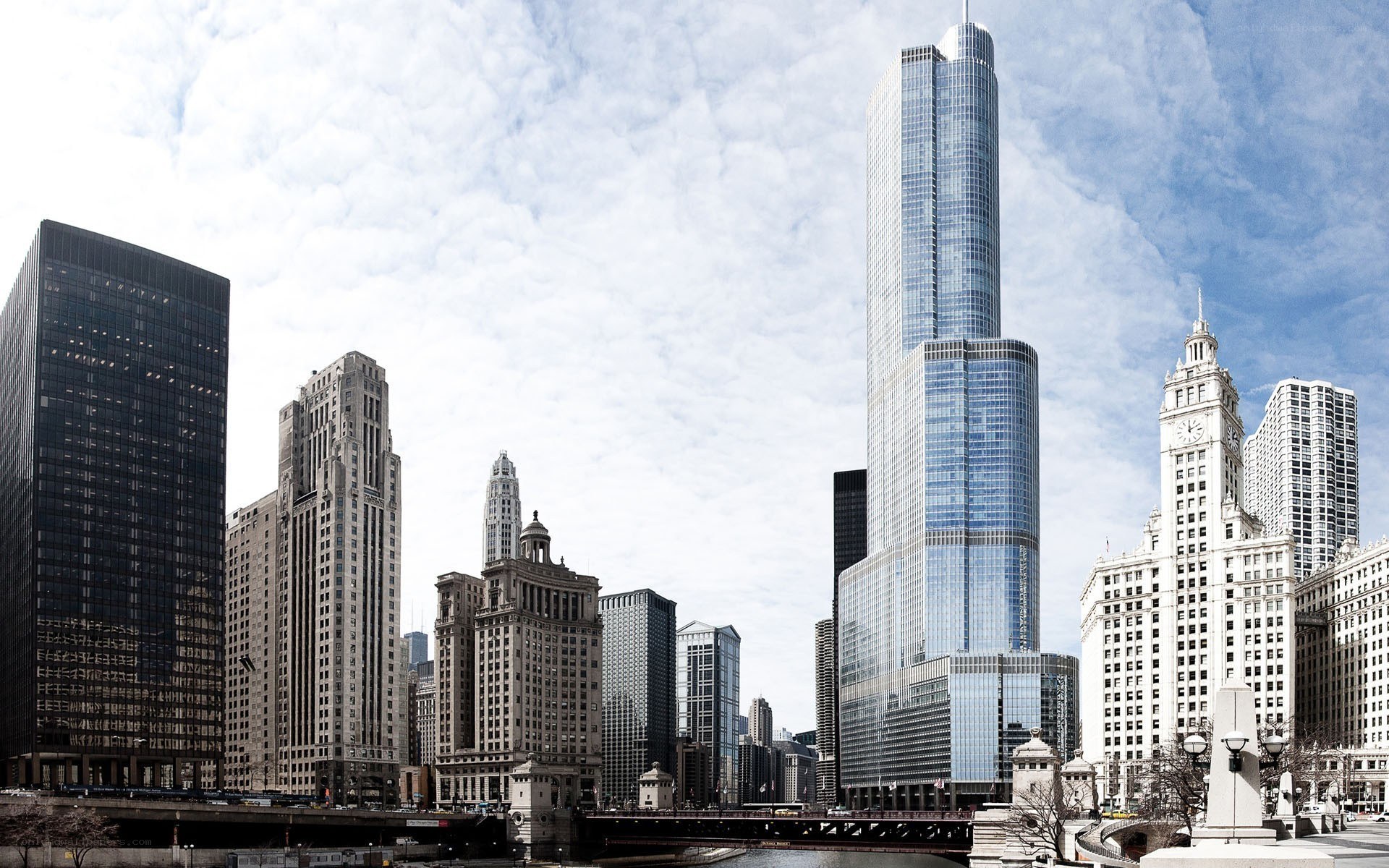 Chicago skyline with river