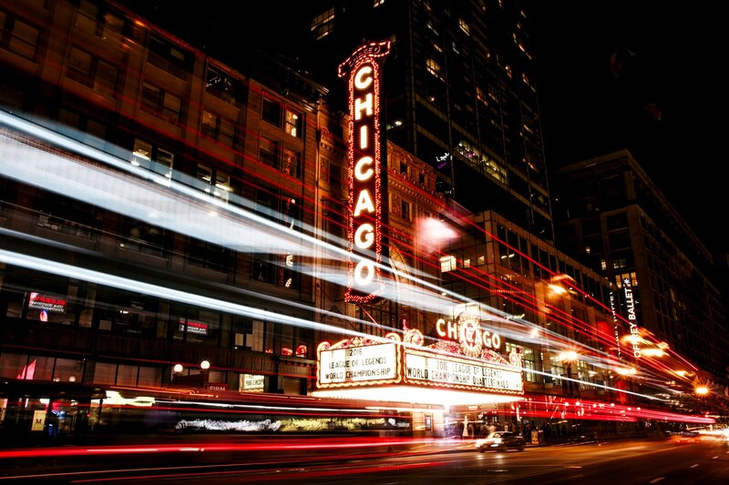 Chicago Theatre at Night — Black, Dynamic