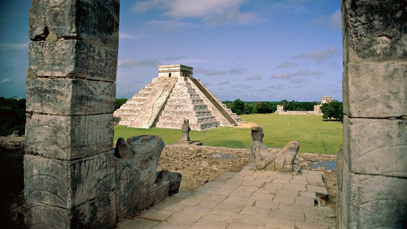 Chichen Itza pyramid view