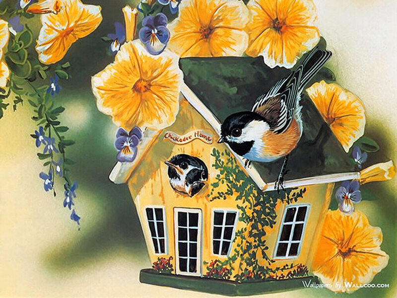 Chickadee Birdhouse — Yellow