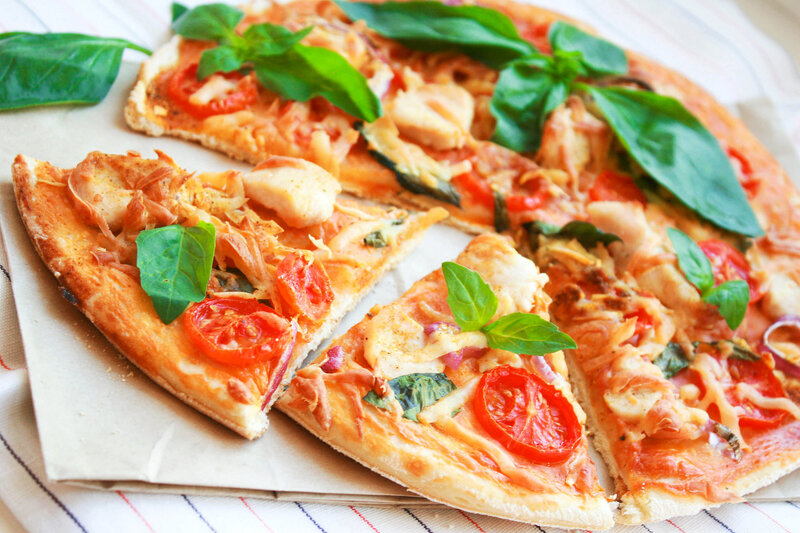 chicken and basil pizza