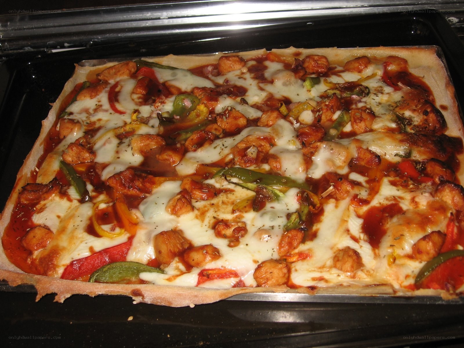 chicken and pepper pizza