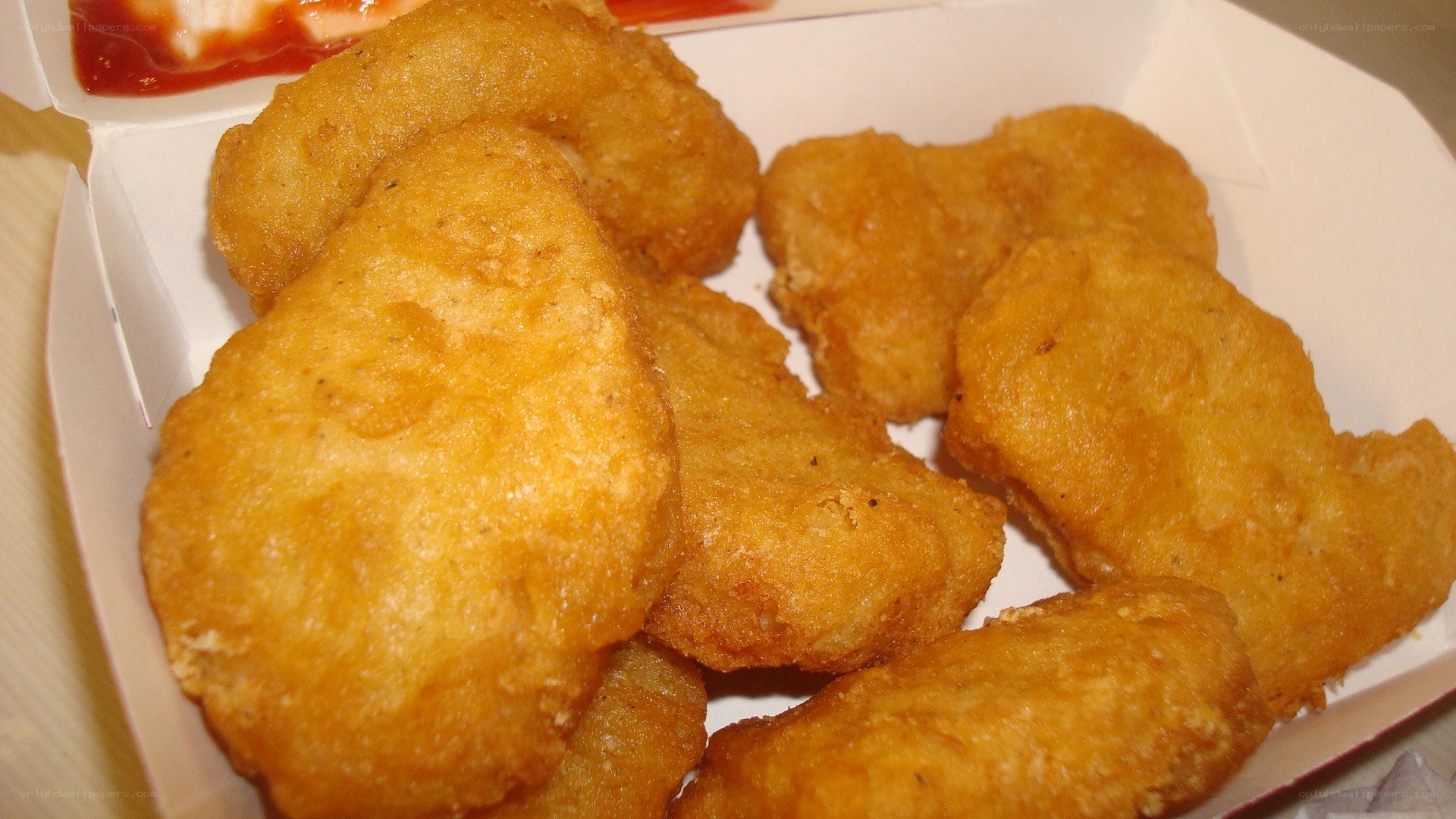 chicken nuggets in a box