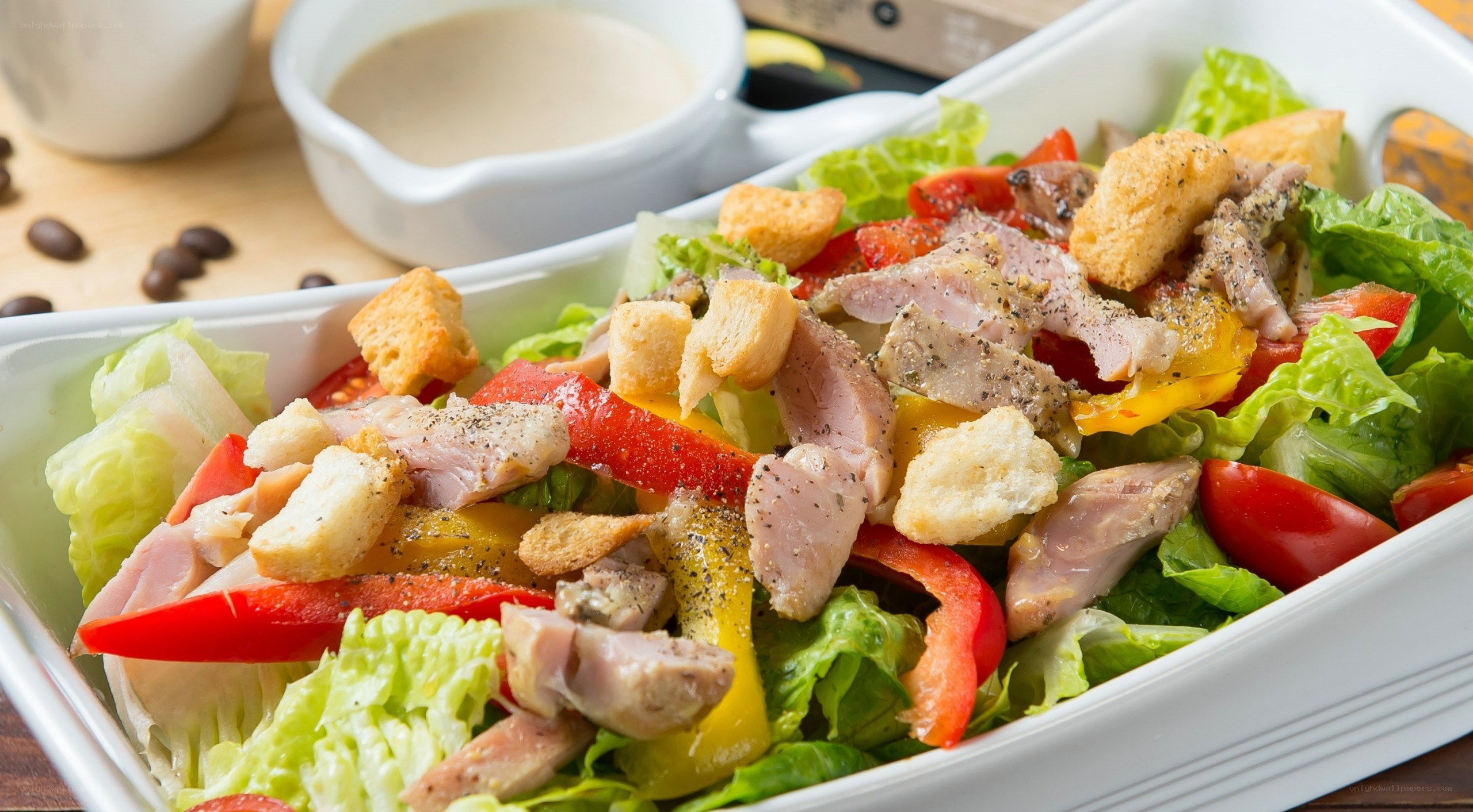 chicken salad with croutons