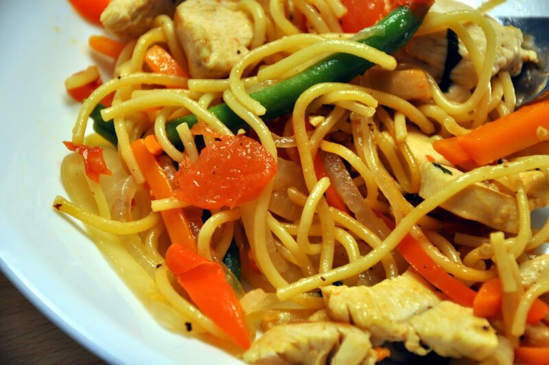 Chicken Stir-fried Noodles — Yellow